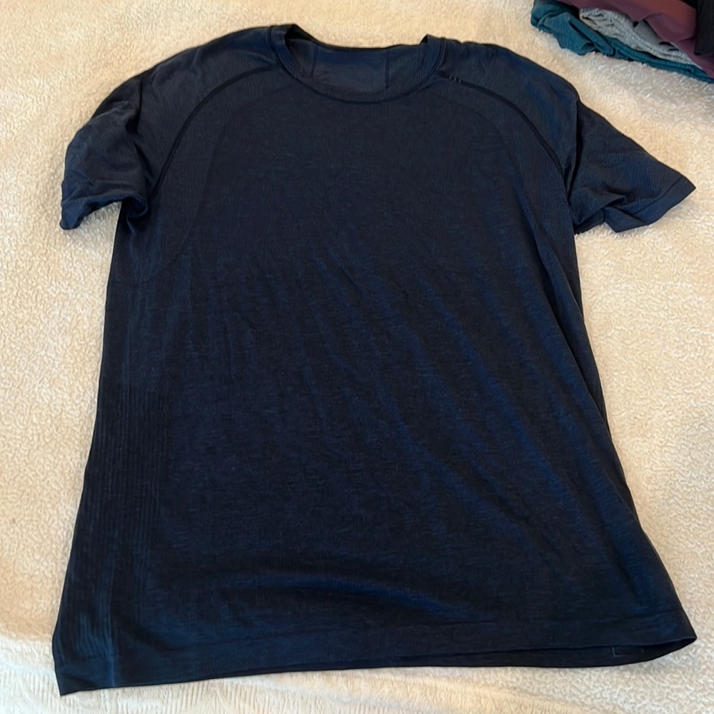 Lululemon dry fit shirt
